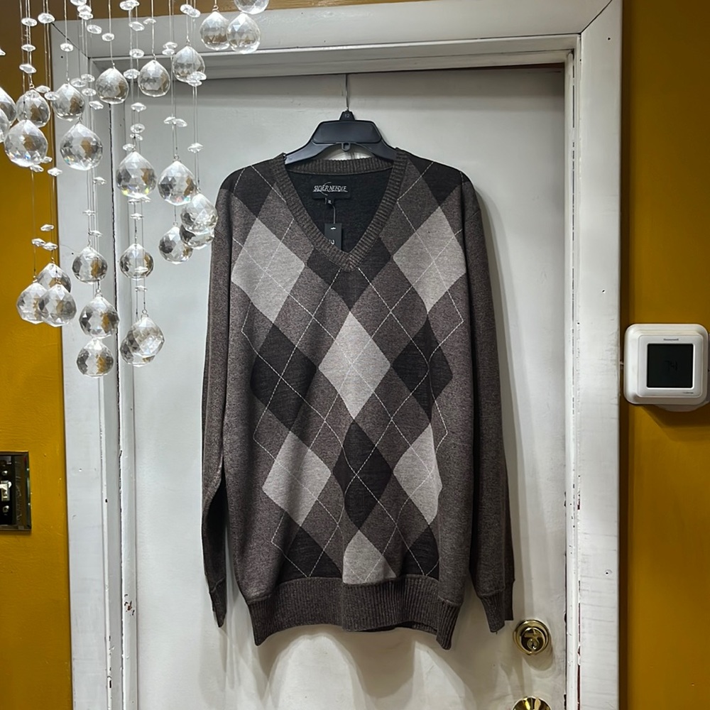 New mens sweater